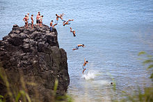 220px-Waimea_Rock_by_photoskate.jpg